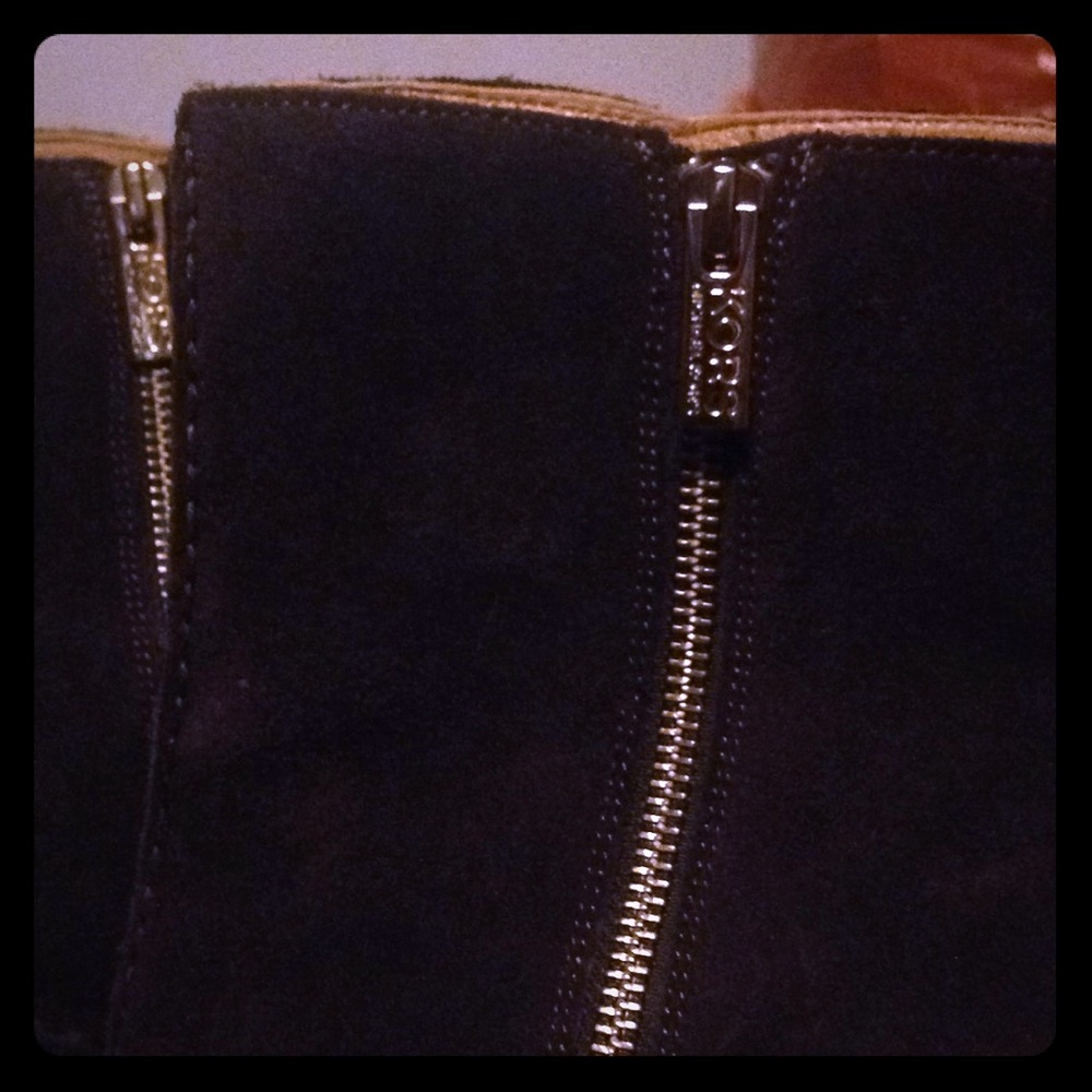 Very Gently Used "AUTHENTIC" Michael Kors Boots